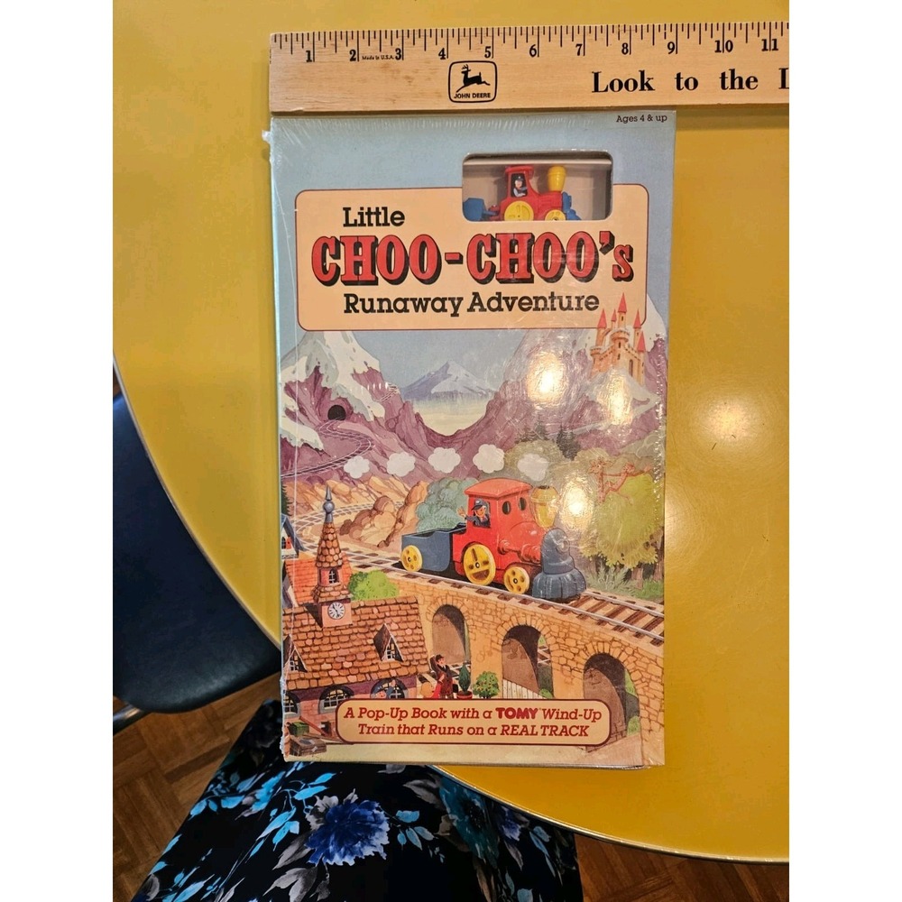 1985 Little Choo Choo's Runaway Adventure Rare Pop Up Book W/ Tomy Wind Up Train